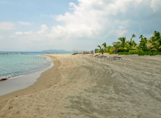 Pinney's Beach in Nevis